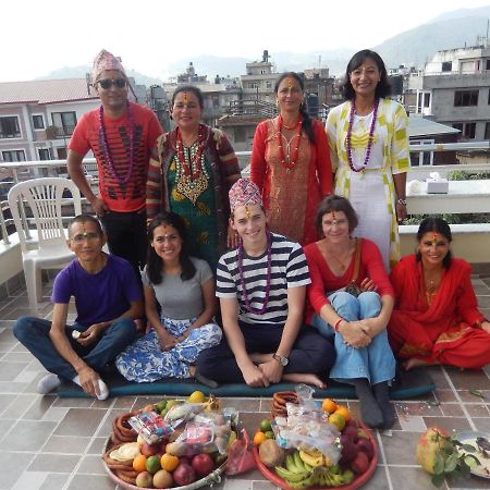 Shine Homestay Famille Francophone - Shine Home And Apartment Kathmandu Exterior foto