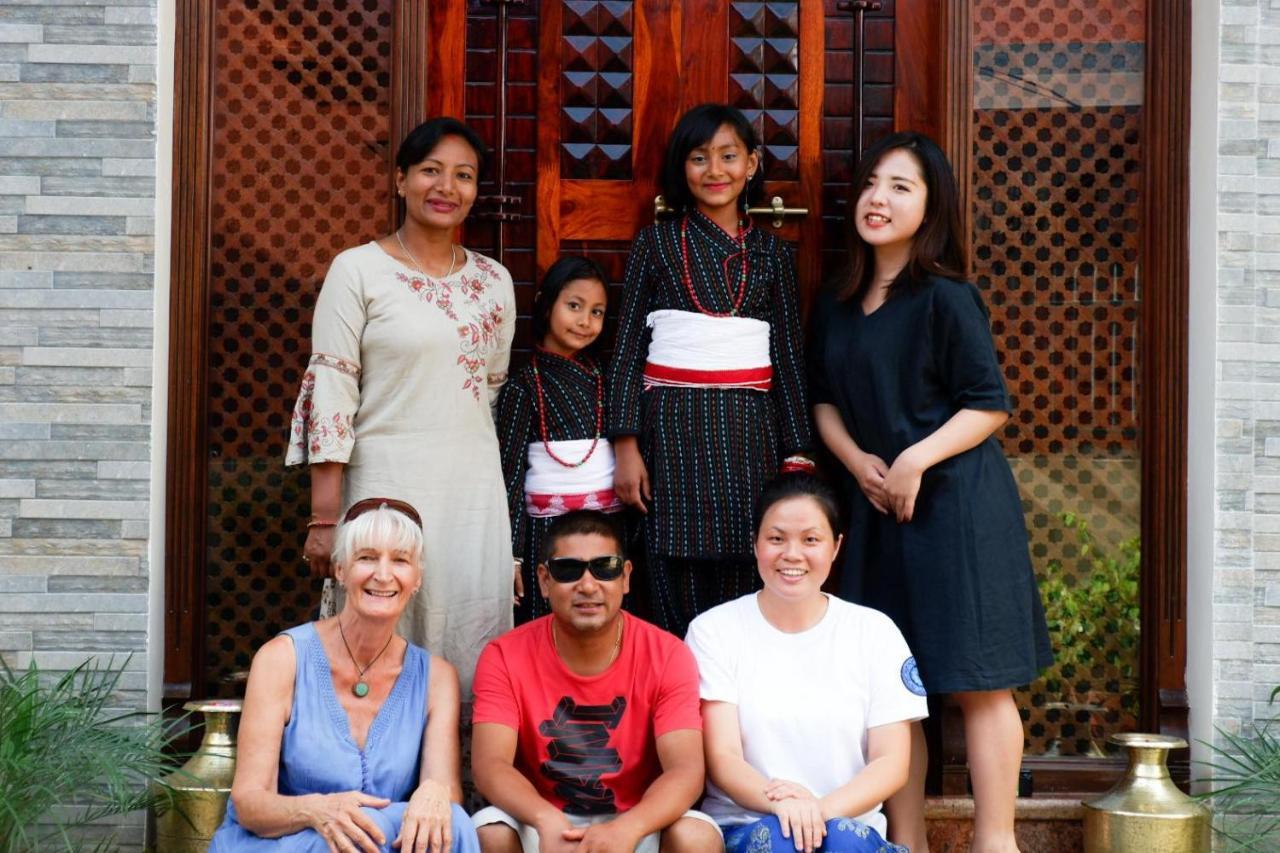 Shine Homestay Famille Francophone - Shine Home And Apartment Kathmandu Exterior foto