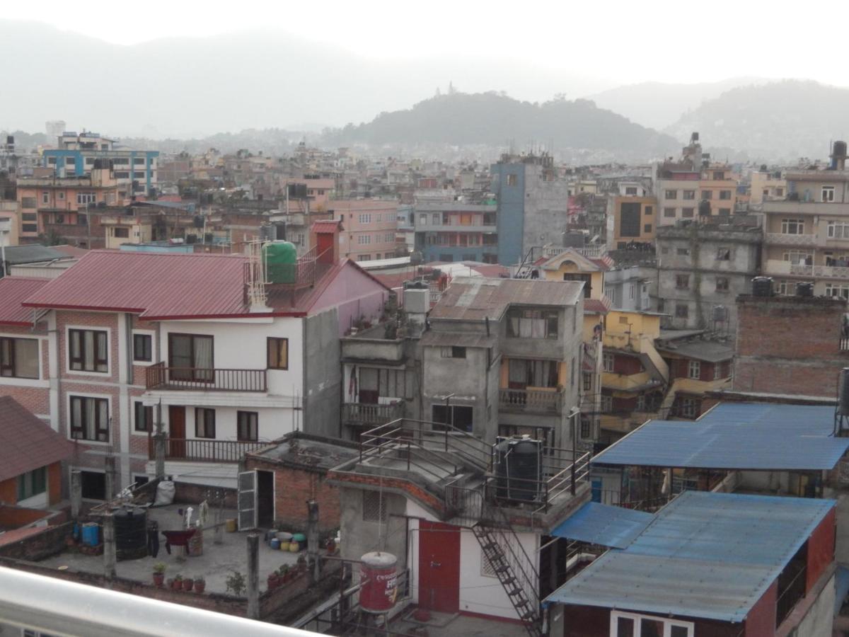 Shine Homestay Famille Francophone - Shine Home And Apartment Kathmandu Exterior foto