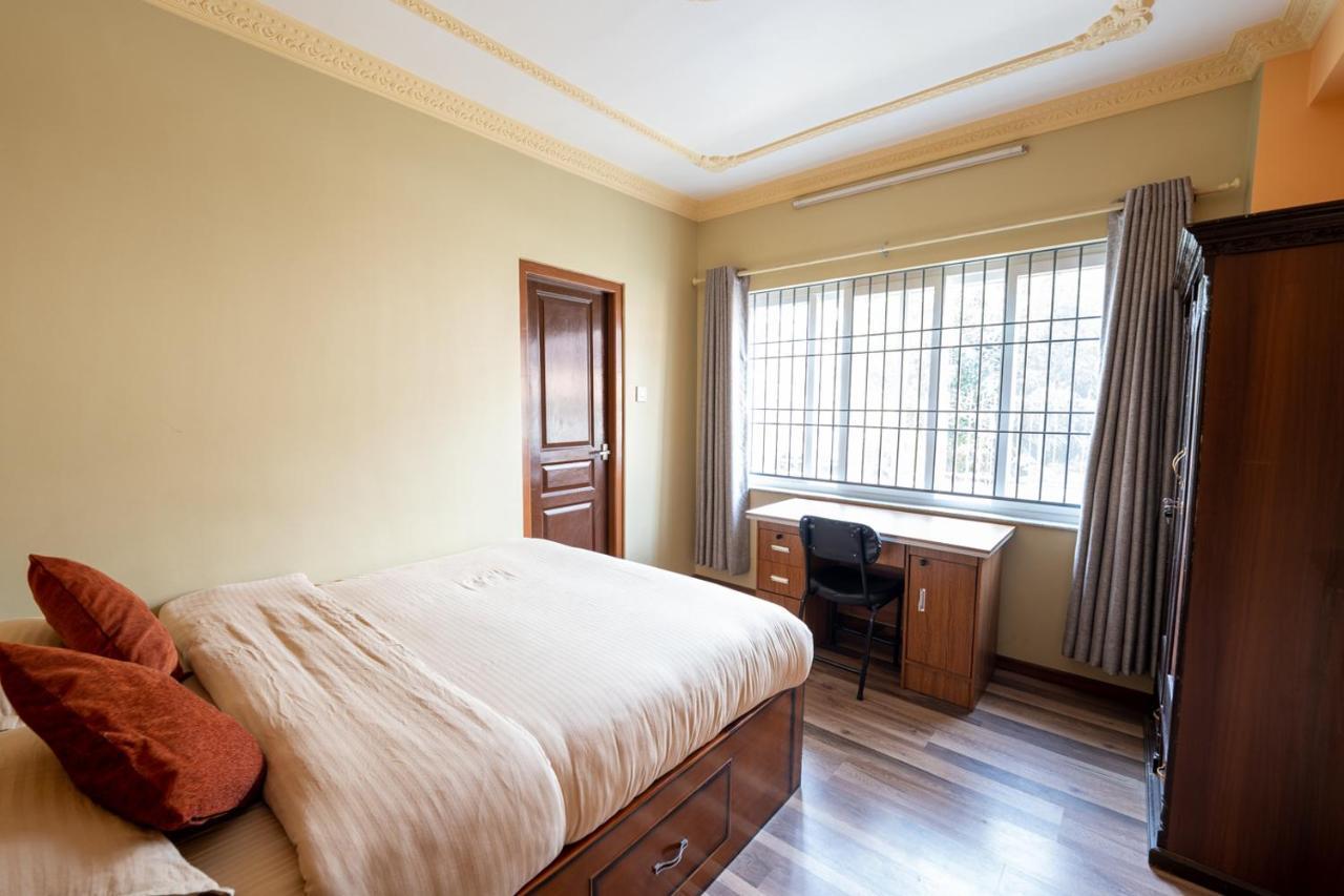 Shine Homestay Famille Francophone - Shine Home And Apartment Kathmandu Exterior foto