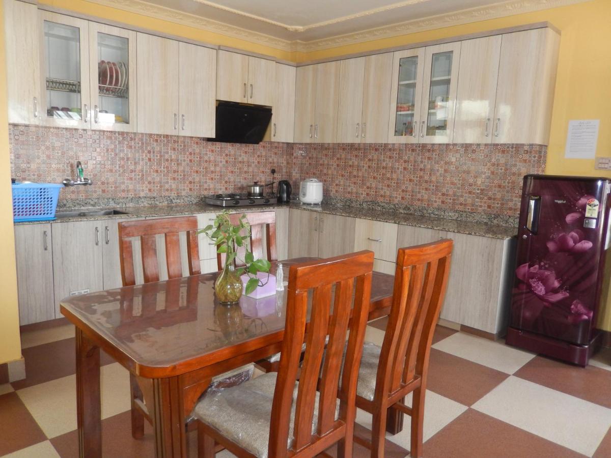 Shine Homestay Famille Francophone - Shine Home And Apartment Kathmandu Exterior foto