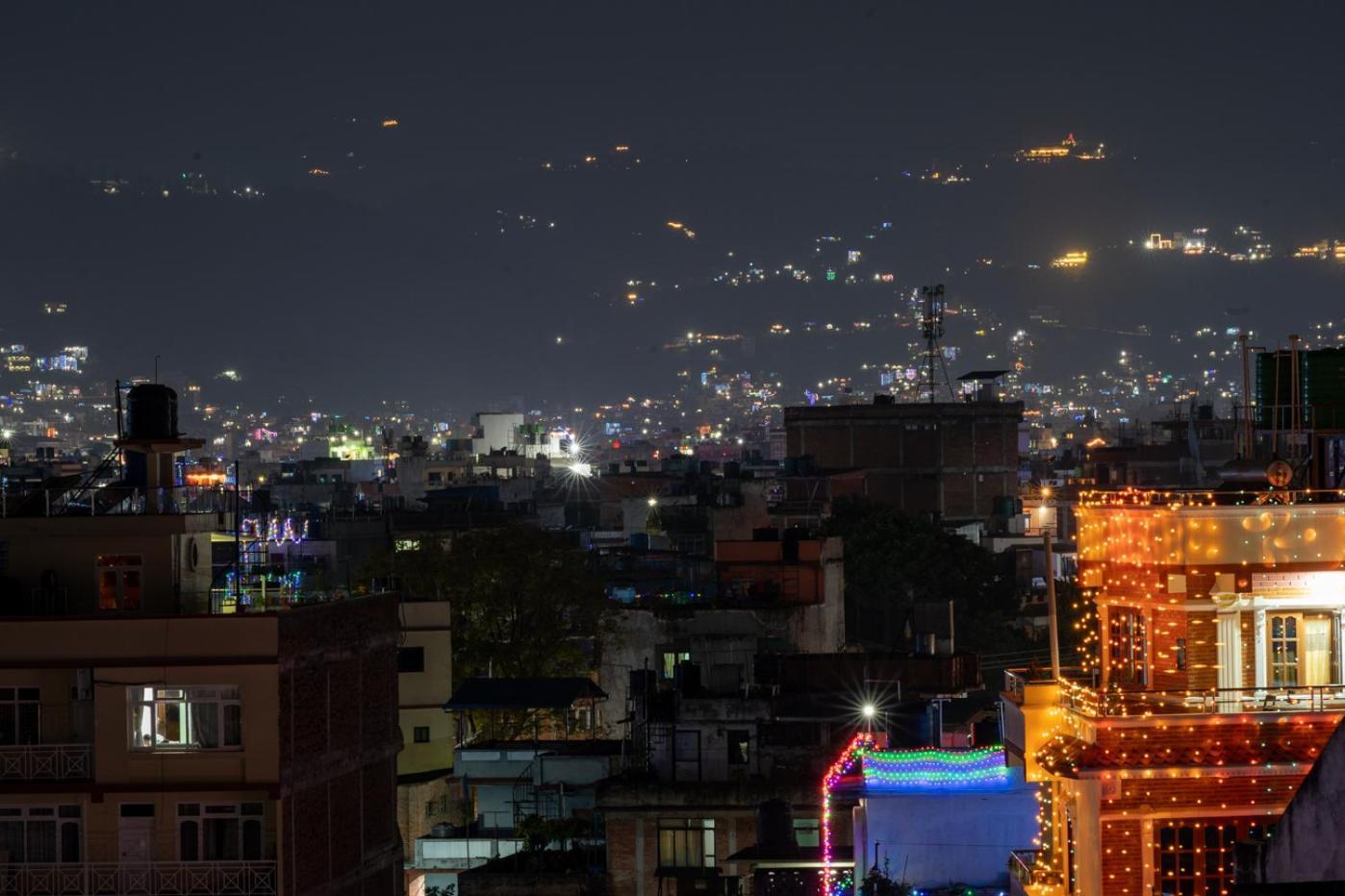 Shine Homestay Famille Francophone - Shine Home And Apartment Kathmandu Exterior foto