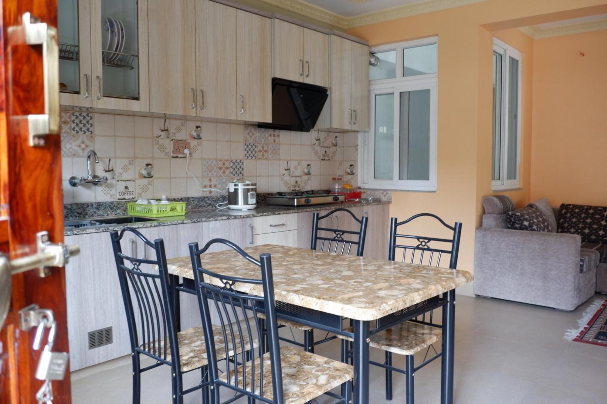 Shine Homestay Famille Francophone - Shine Home And Apartment Kathmandu Exterior foto