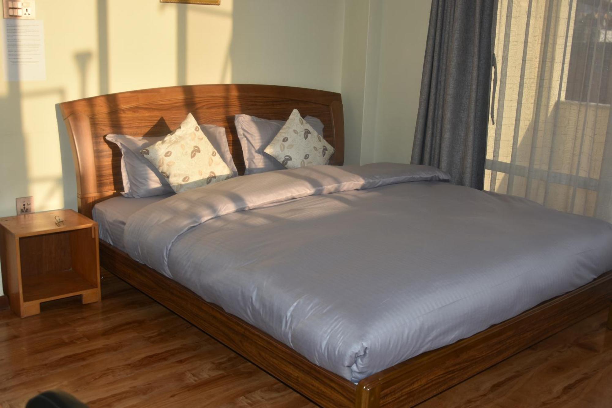 Shine Homestay Famille Francophone - Shine Home And Apartment Kathmandu Exterior foto