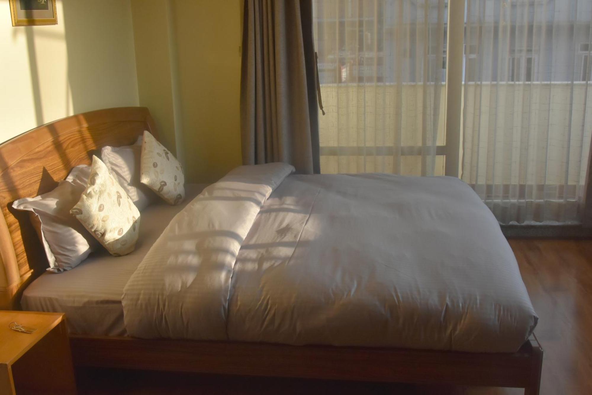 Shine Homestay Famille Francophone - Shine Home And Apartment Kathmandu Exterior foto