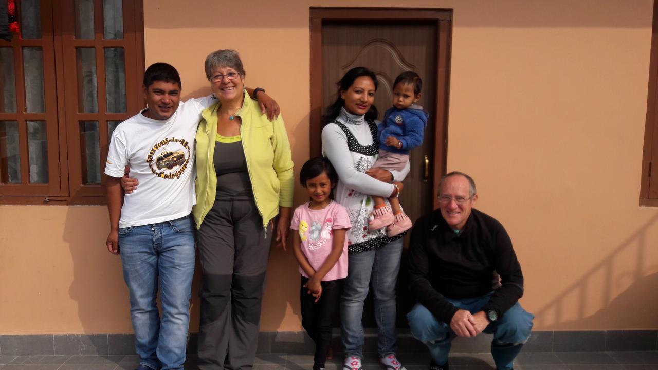 Shine Homestay Famille Francophone - Shine Home And Apartment Kathmandu Exterior foto