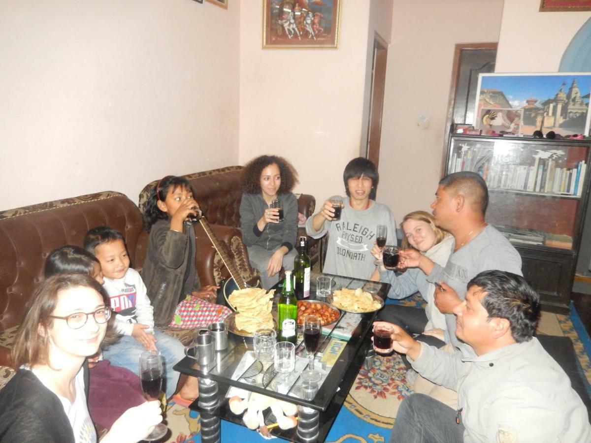 Shine Homestay Famille Francophone - Shine Home And Apartment Kathmandu Exterior foto
