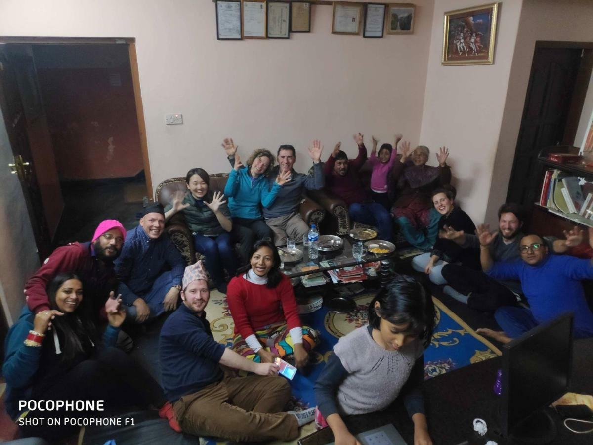 Shine Homestay Famille Francophone - Shine Home And Apartment Kathmandu Exterior foto