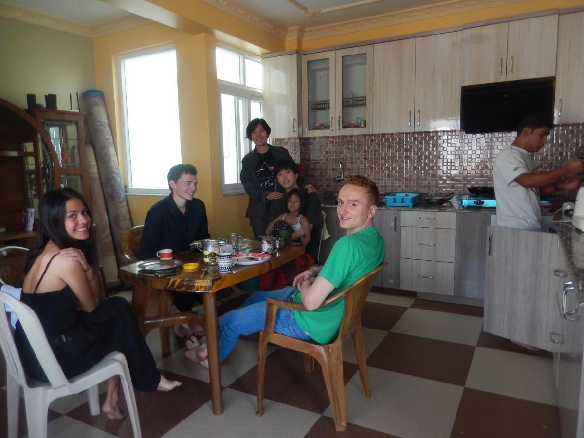 Shine Homestay Famille Francophone - Shine Home And Apartment Kathmandu Exterior foto
