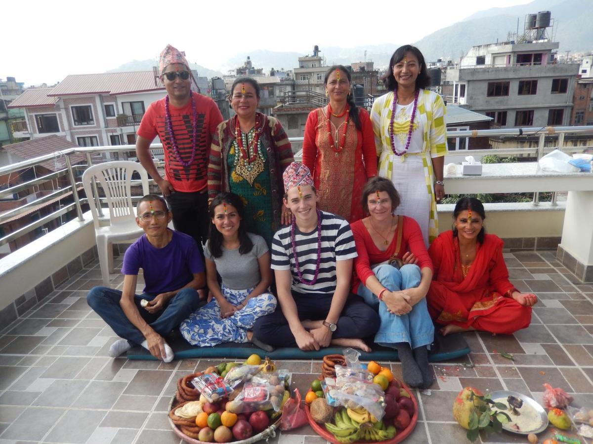 Shine Homestay Famille Francophone - Shine Home And Apartment Kathmandu Exterior foto
